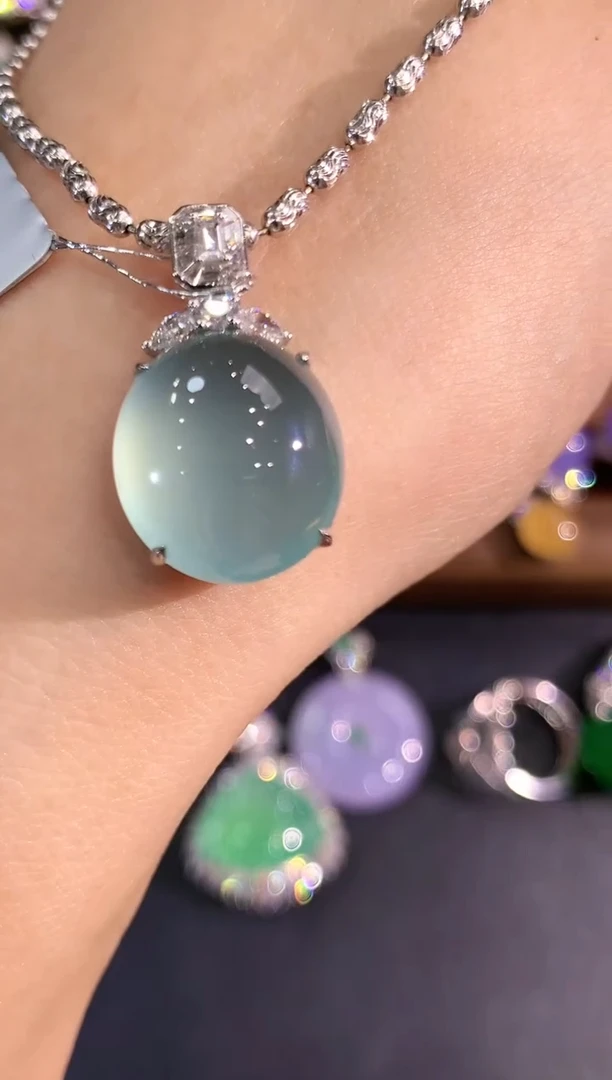 翡翠18K金镶嵌吊坠(不含链)w47