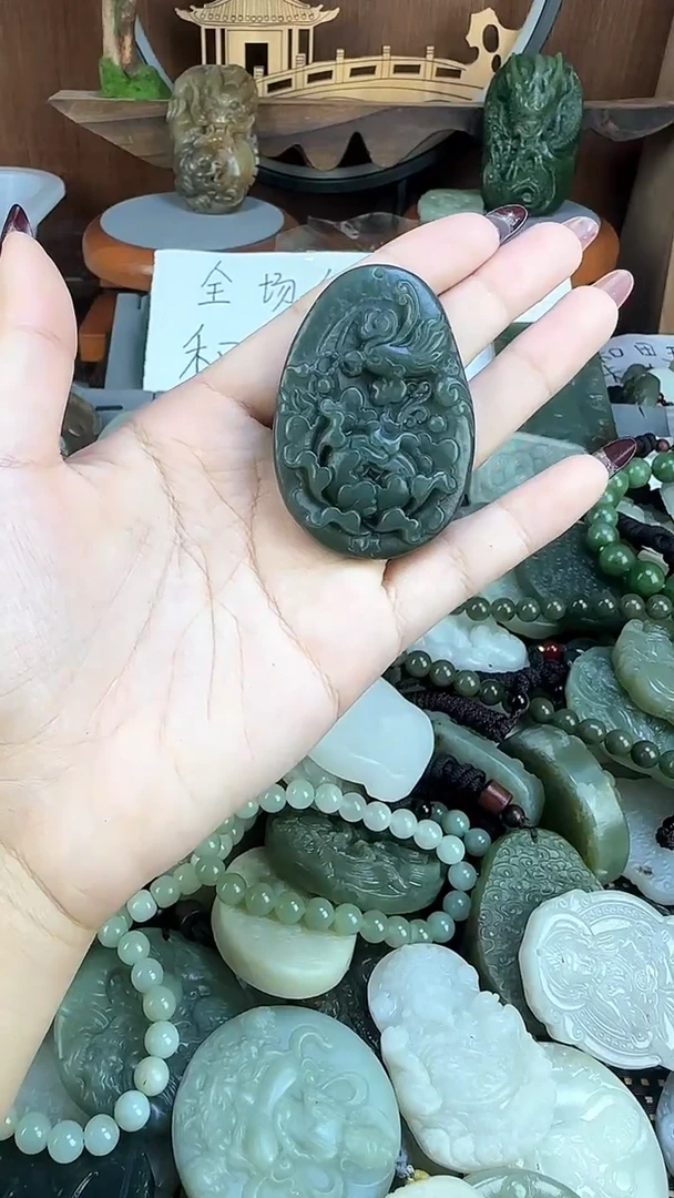 颈饰未镶嵌和田玉1