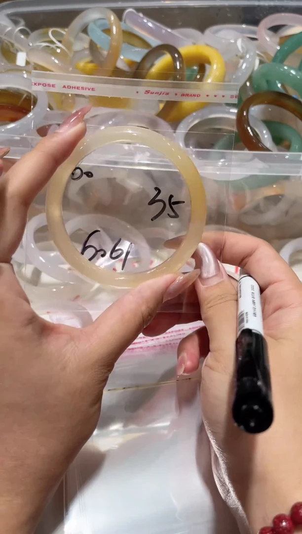 手镯玛瑙/玉髓未镶嵌060