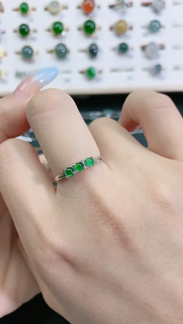 翡翠戒指银S925镶嵌天然翡翠