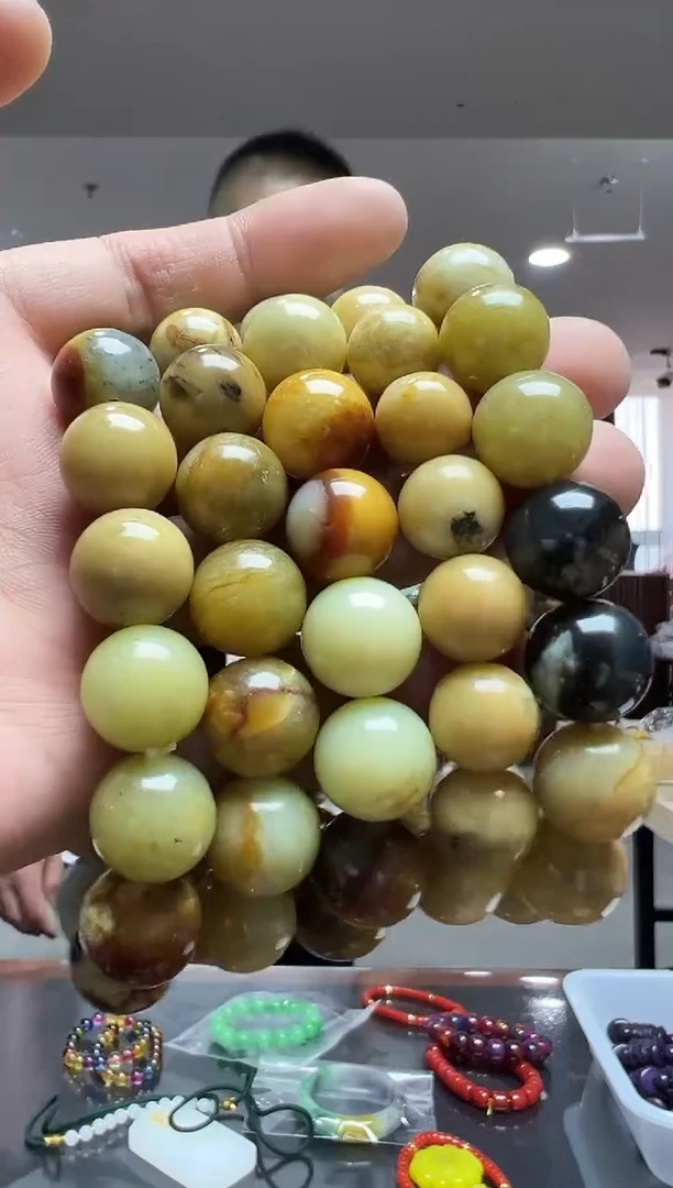未镶嵌蛇纹石玉手串多样性发货其中发一