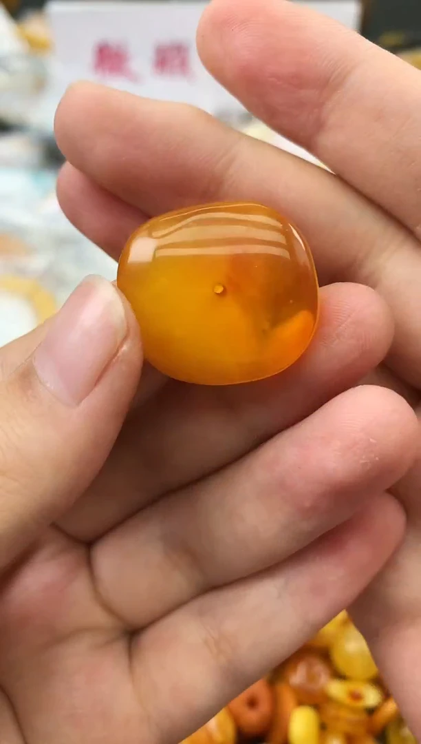 未镶嵌琥珀珠宝奇石116