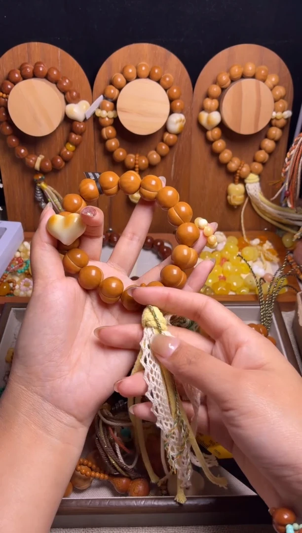 手串猴头核桃时*全品手工聚宝盆爱心黄跑环奶油风流苏手持