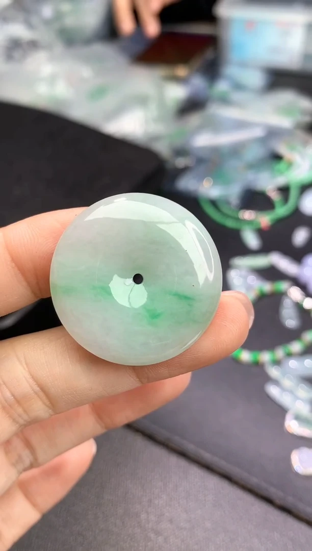 颈饰未镶嵌翡翠扣子