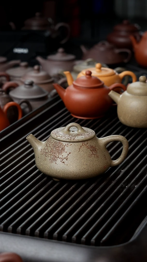 茶壶紫砂黑段平盖石瓢微瑕半手150