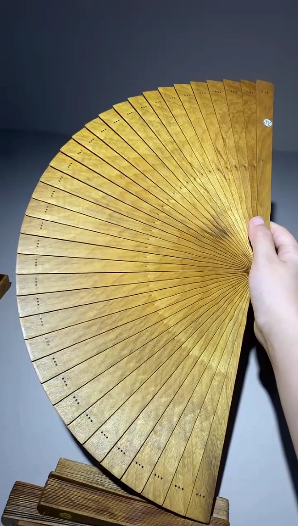 金丝楠喵****?26cm金丝楠木小叶桢楠扇336