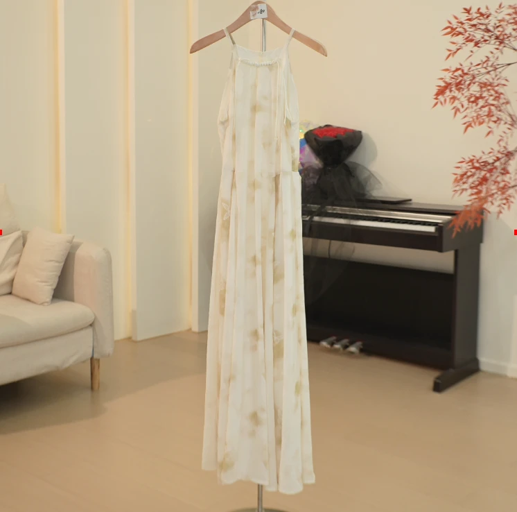 C192 ML系列长款蝴蝶印花挂脖式大摆连衣裙