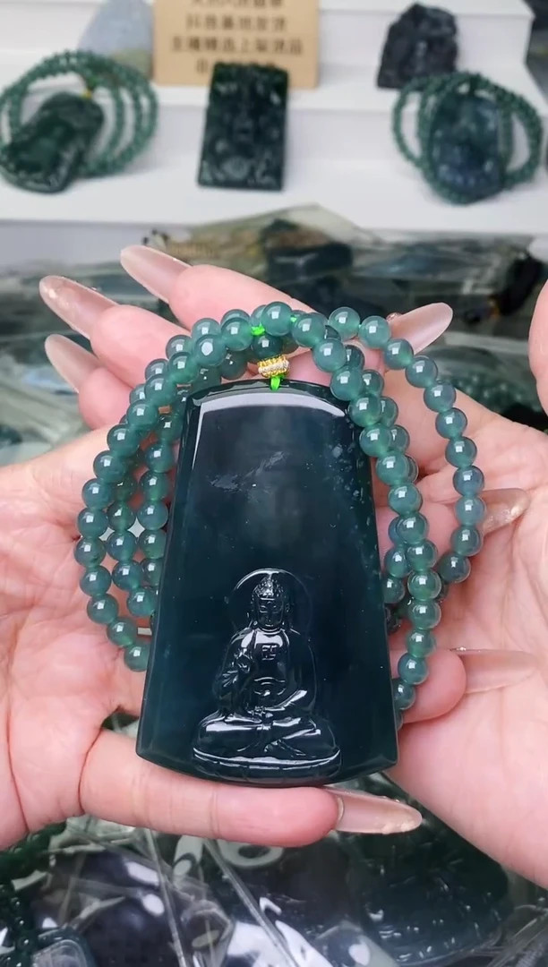 颈饰未镶嵌翡翠