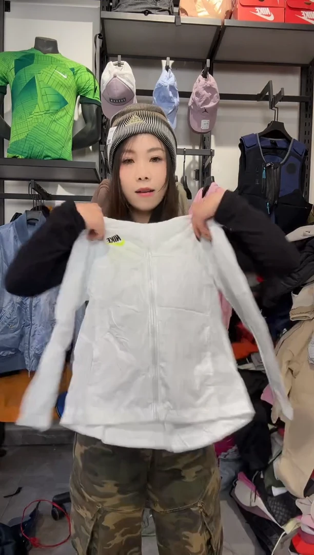 1040编码 瑕疵款直播间过款为准 尺码   身高135