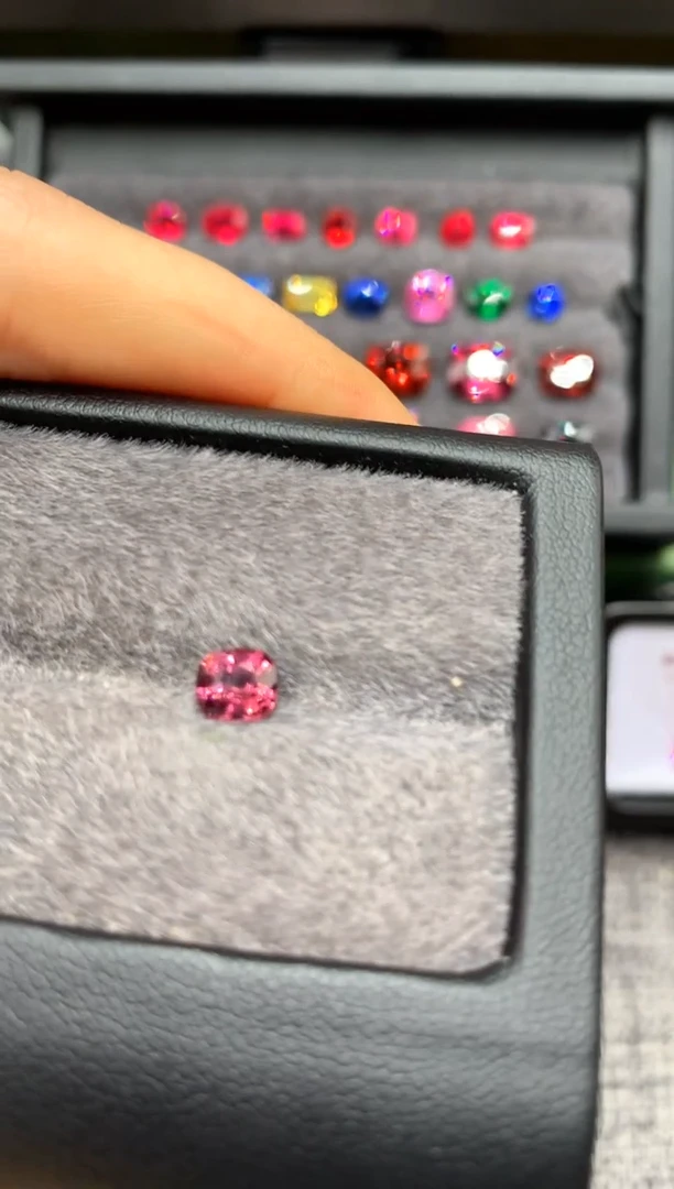 【闪购商品】定制尖晶石裸石未镶嵌枕型 浆果紫色调 0.83ct