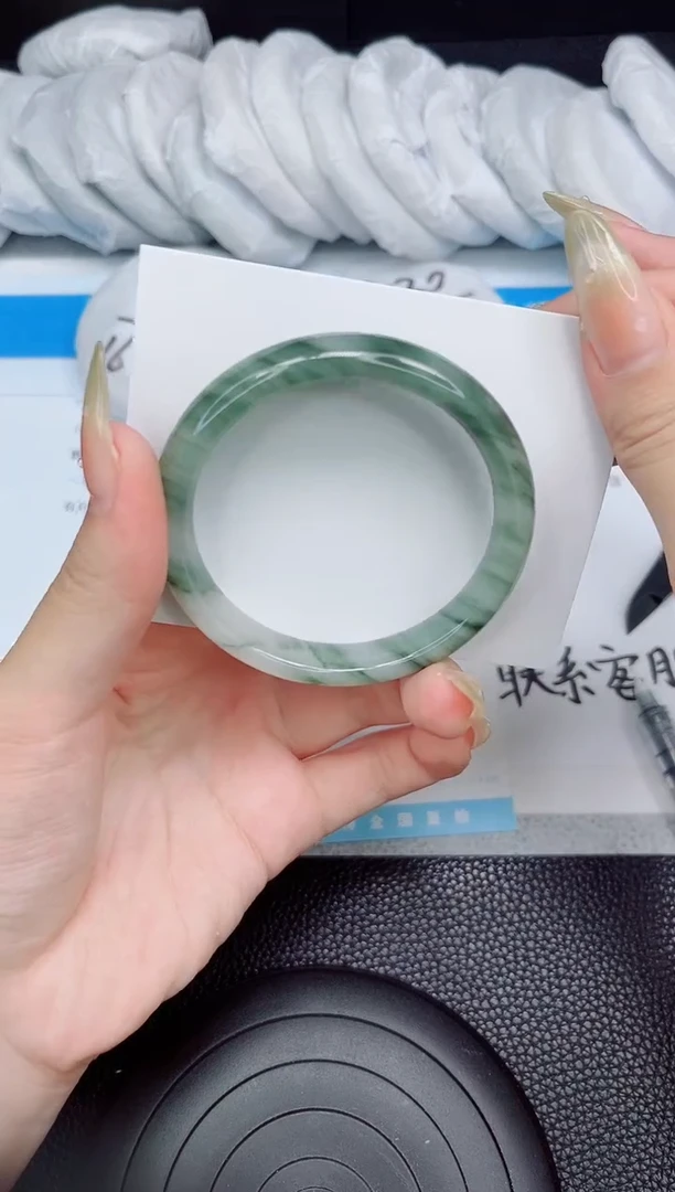 石英质玉手镯未镶嵌40-54.8