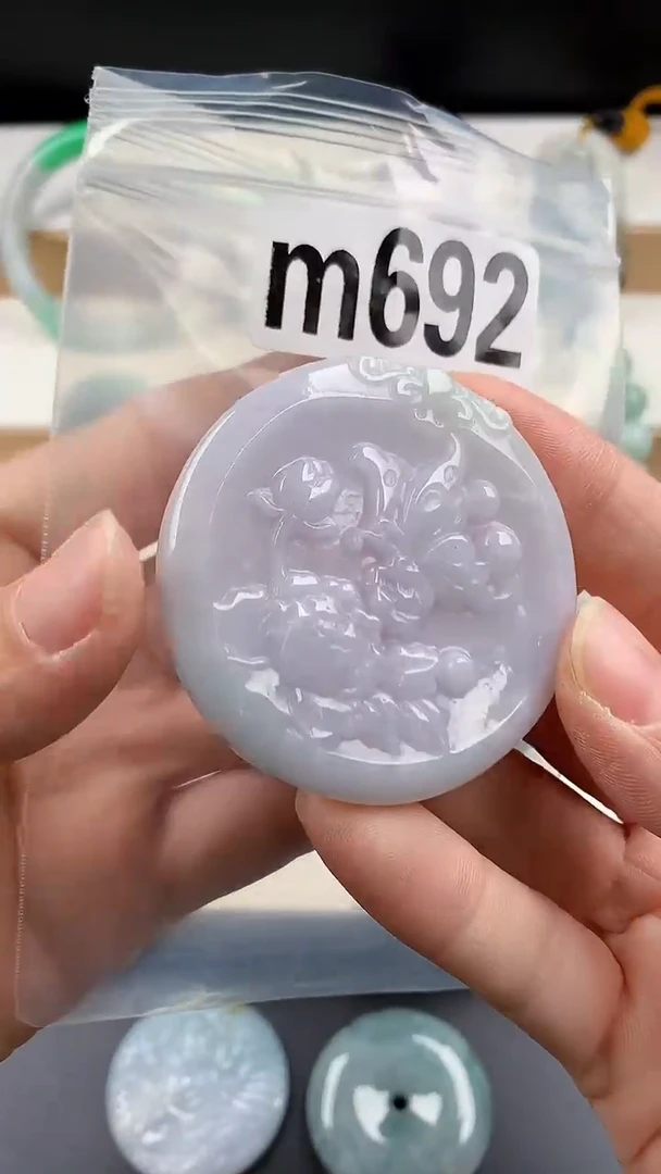 颈饰未镶嵌翡翠天然翡翠吊坠挂件