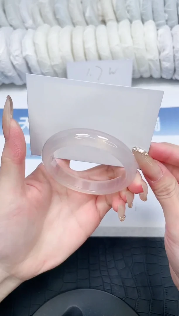 【闪购商品】石英质玉手镯未镶嵌V167-53.4