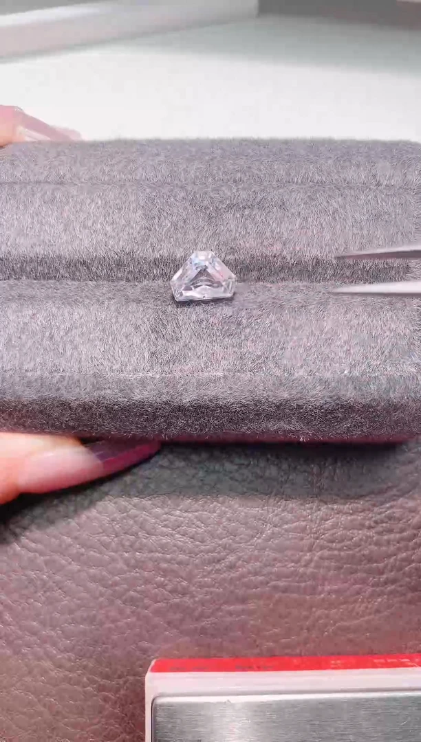 未镶嵌锂辉石裸石4.5ct