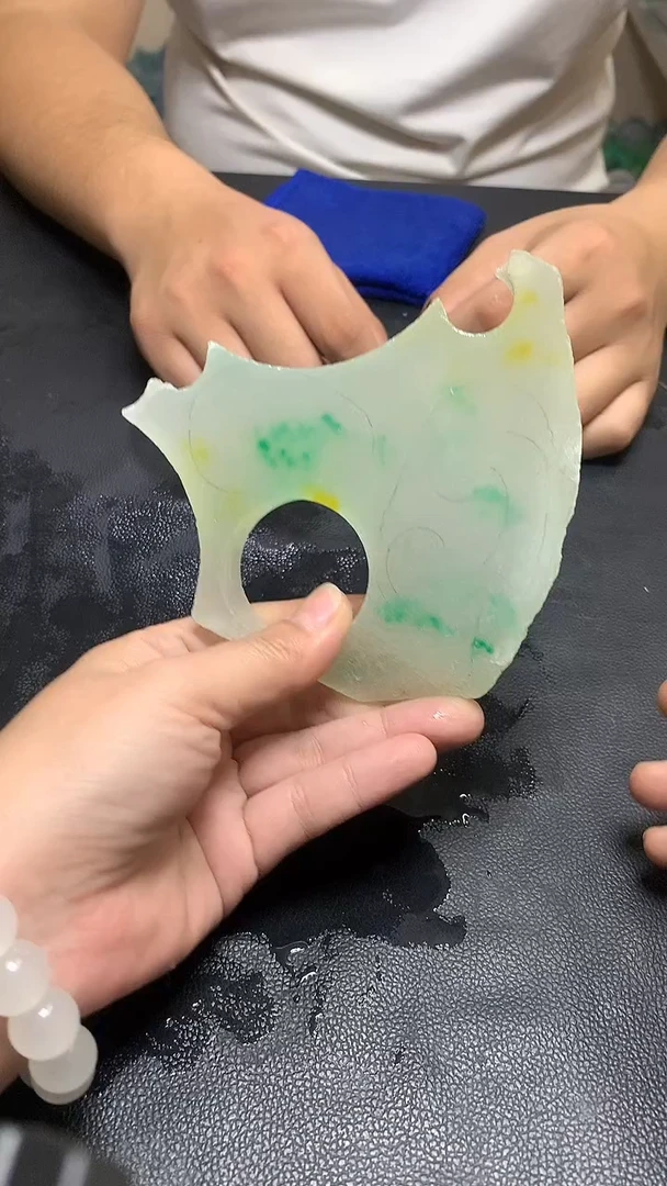 玉冰黄加绿边角毛坯