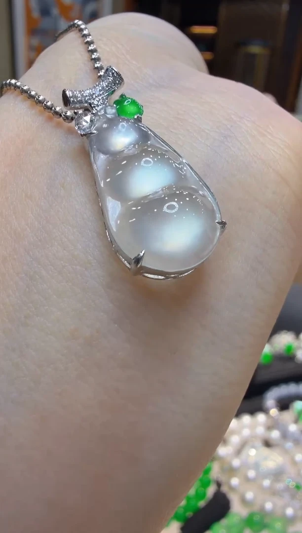 吊坠(不含链)18K金镶嵌翡翠多样性团购发一件