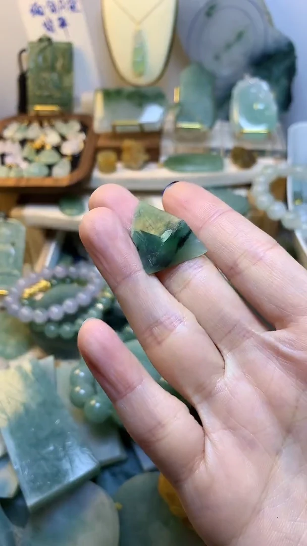 未镶嵌挂件翡翠缅甸A货翡翠,没有运费险,有纹有裂