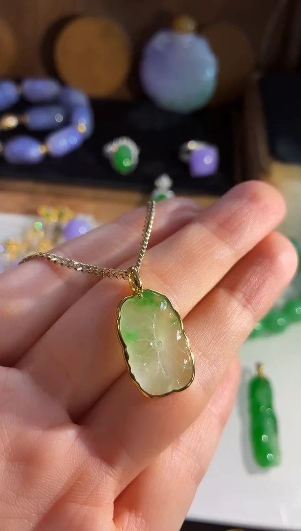 吊坠(不含链)18K金镶嵌翡翠吊坠