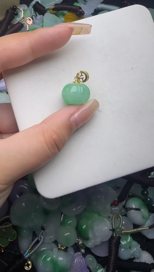 翡翠未镶嵌颈饰天然缅甸翡翠吊坠