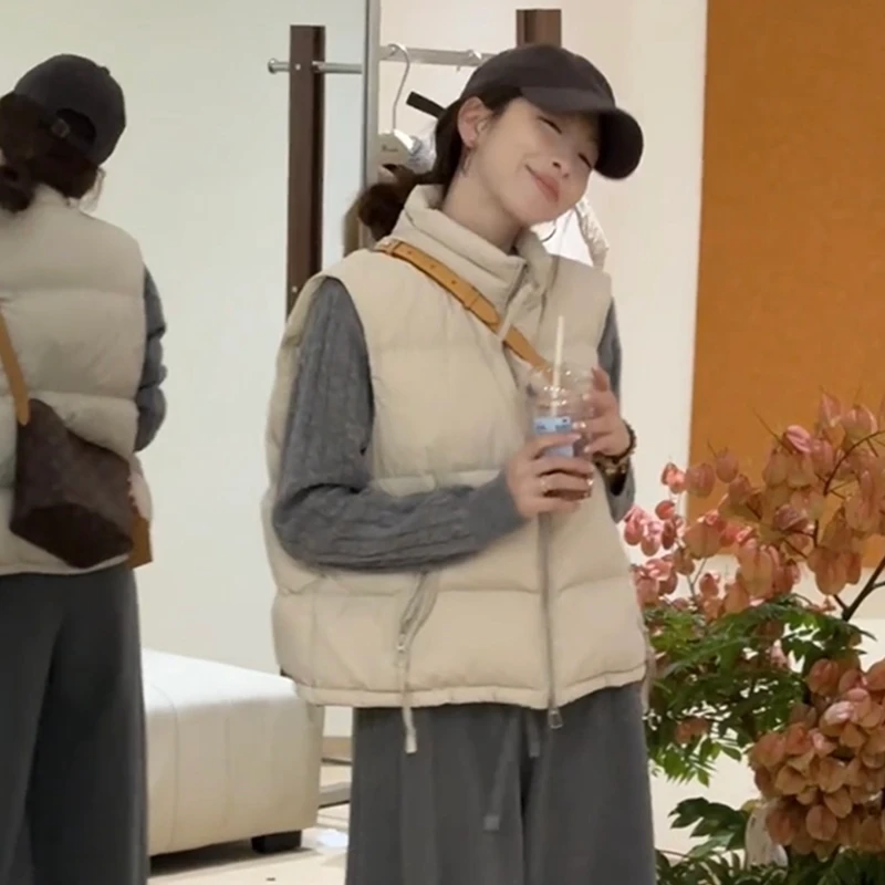 秋冬短款白鸭绒保暖马甲女叠穿洋气宽松小个子坎肩外穿背心马夹潮