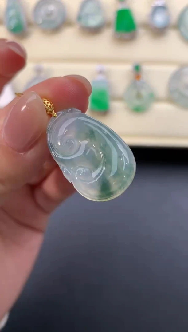 【闪购商品】翡翠颈饰18K金镶嵌W45