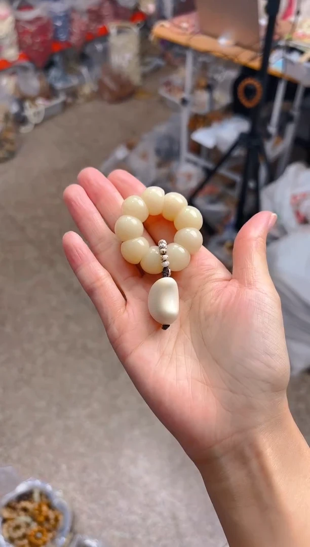 吊坠菩提根/象牙果荔枝栋手捻  月呀