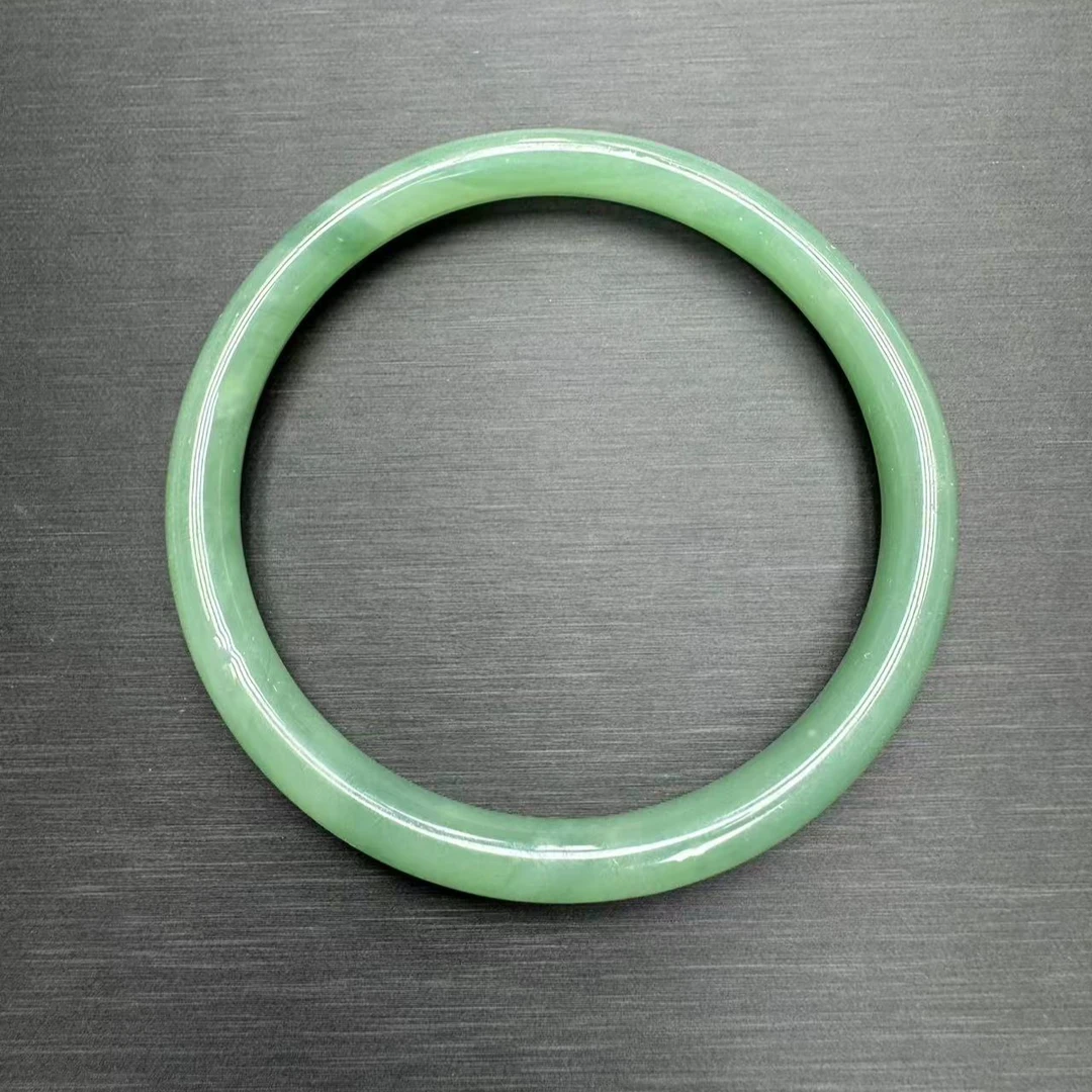 H402 和田玉精美手镯