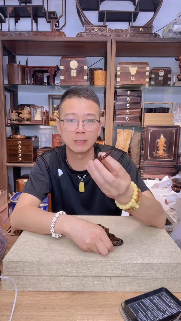 乌木类架子577小叶紫檀6*7直切单圈手串