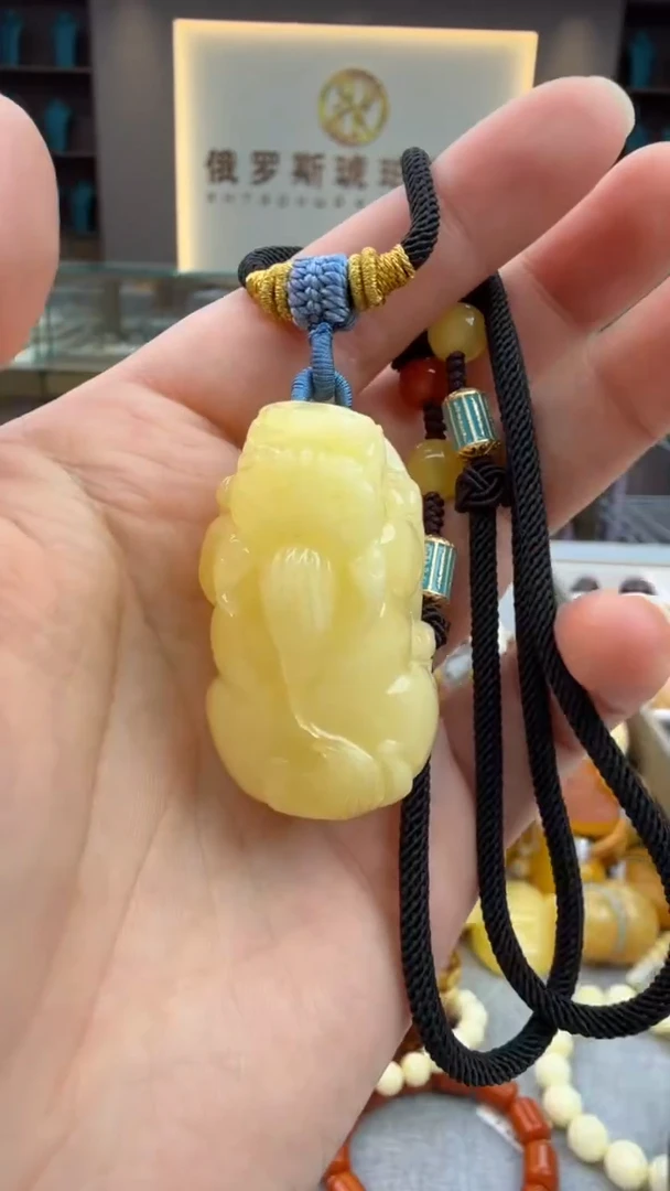 琥珀颈饰未镶嵌94秒拍号 假一罚三