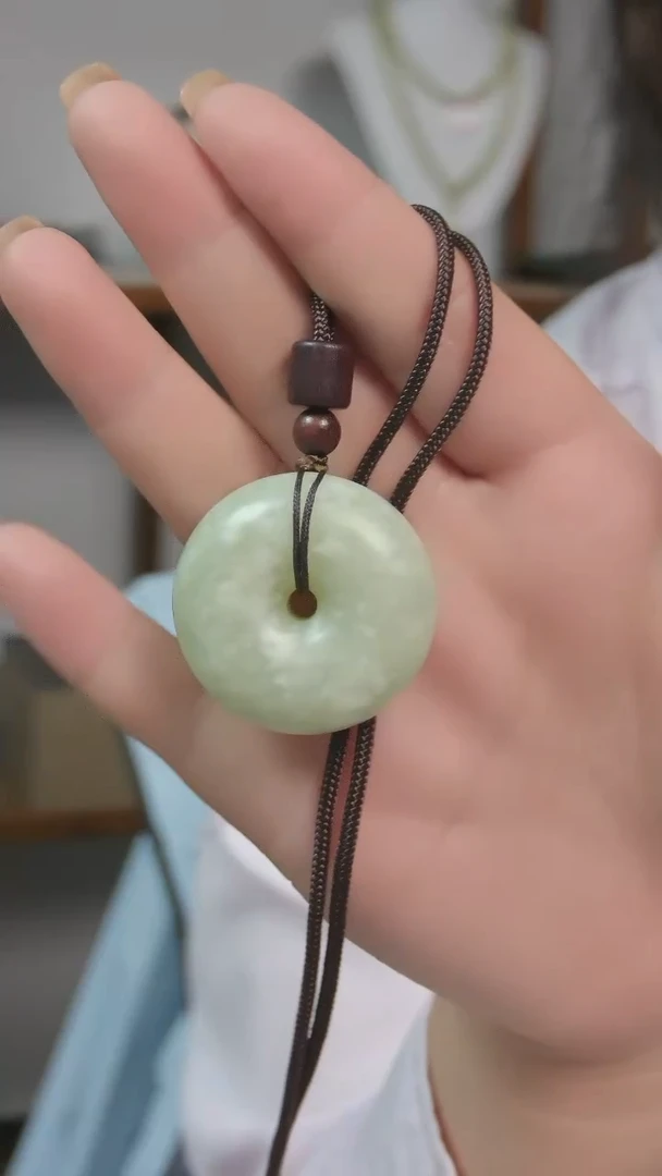 岫玉未镶嵌吊坠平安扣