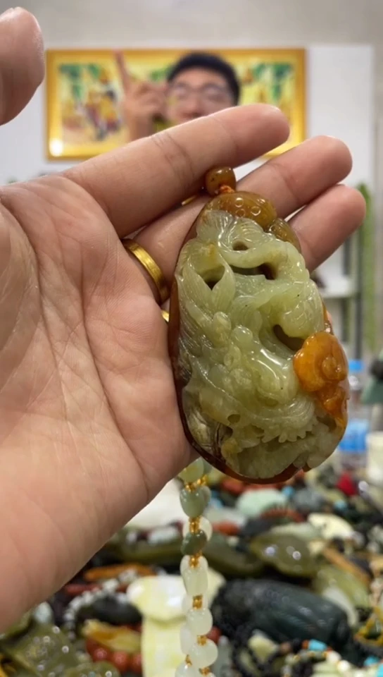 未镶嵌岫玉吊坠