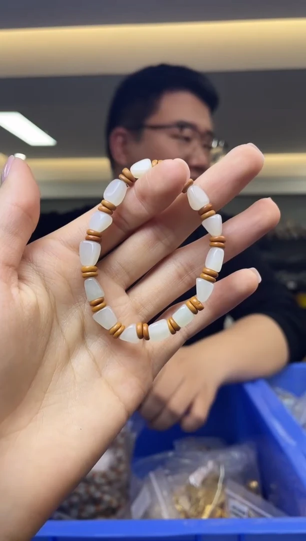 【闪购商品】和田玉`未镶嵌多样性发一件