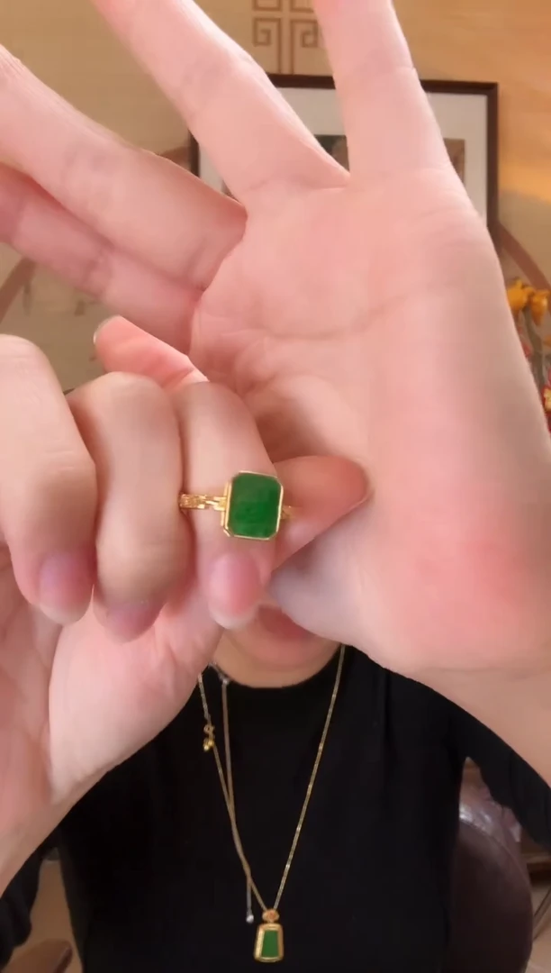 颈饰银S925镶嵌翡翠戒指