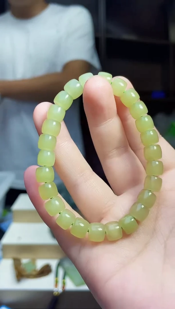 和田玉未镶嵌颈饰1