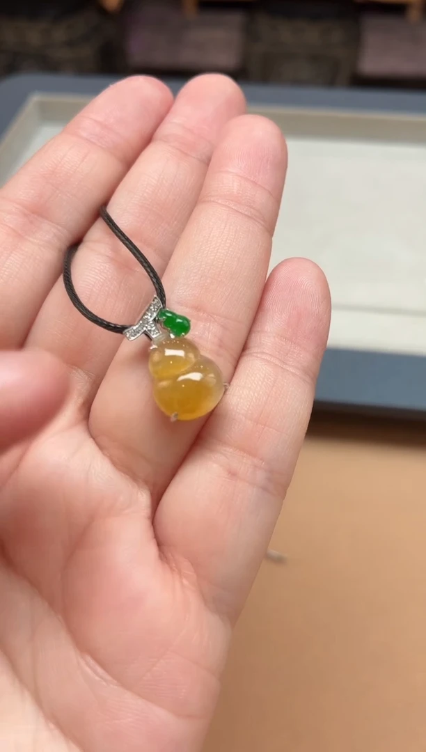 颈饰18K金镶嵌翡翠沐***L葫芦