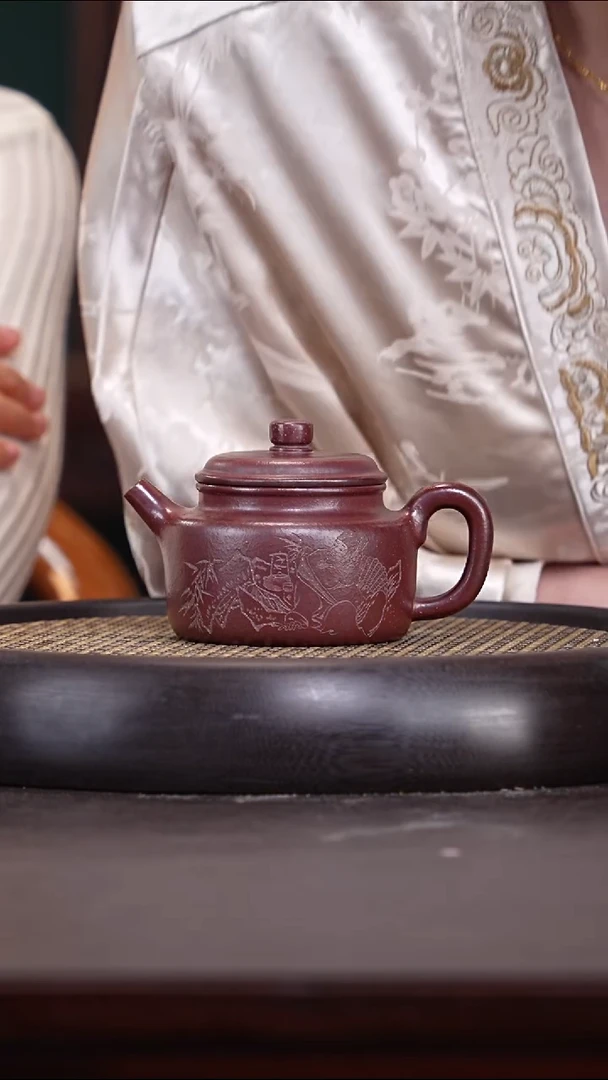 江亭亭16-48黑麻子泥德钟210c