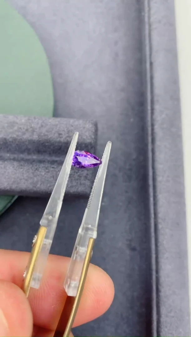 裸石彩色蓝宝石1.06ct 无烧紫蓝宝水滴