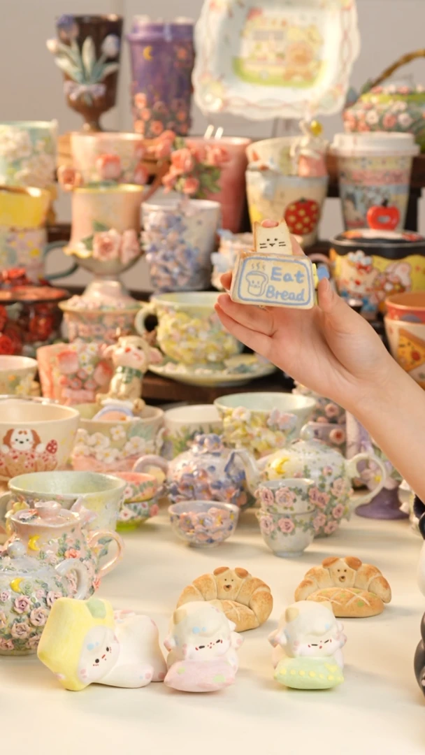 摆件陶景德镇釉下彩手绘设计师款陶瓷