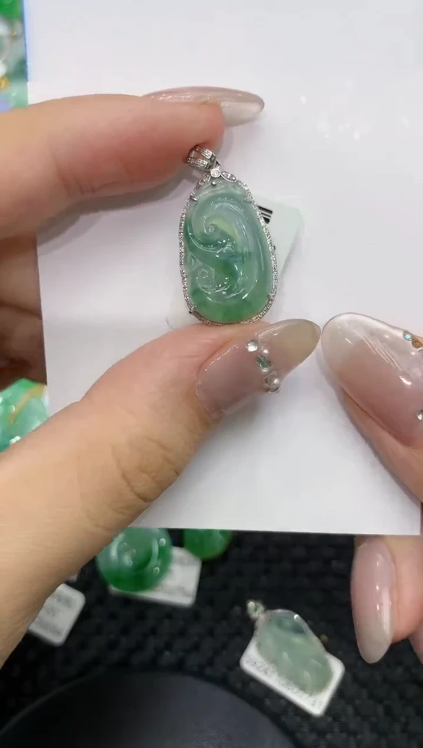 【闪购商品】翡翠颈饰18K金镶嵌222222222