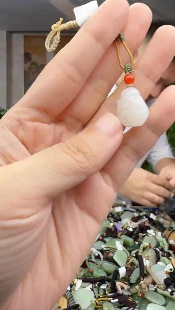 未镶嵌和田玉挂件拍一发一