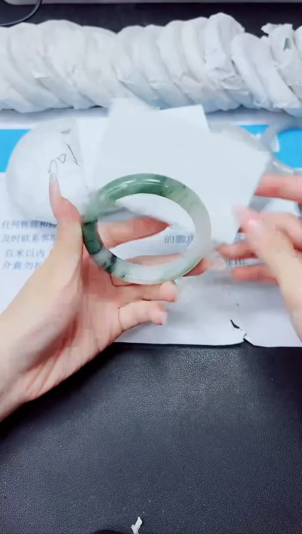 石英质玉手镯未镶嵌16/52.1