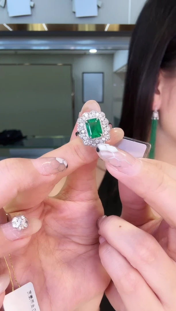铂Pt950镶嵌戒指祖母绿1.71ct  吉尔德大证
