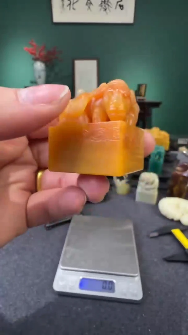 【闪购商品】田黄石麦芽黄夔牛雕钮