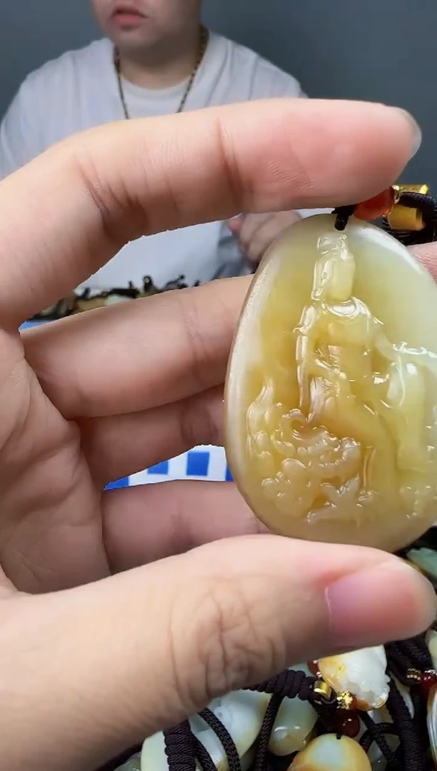 和田玉未镶嵌颈饰1