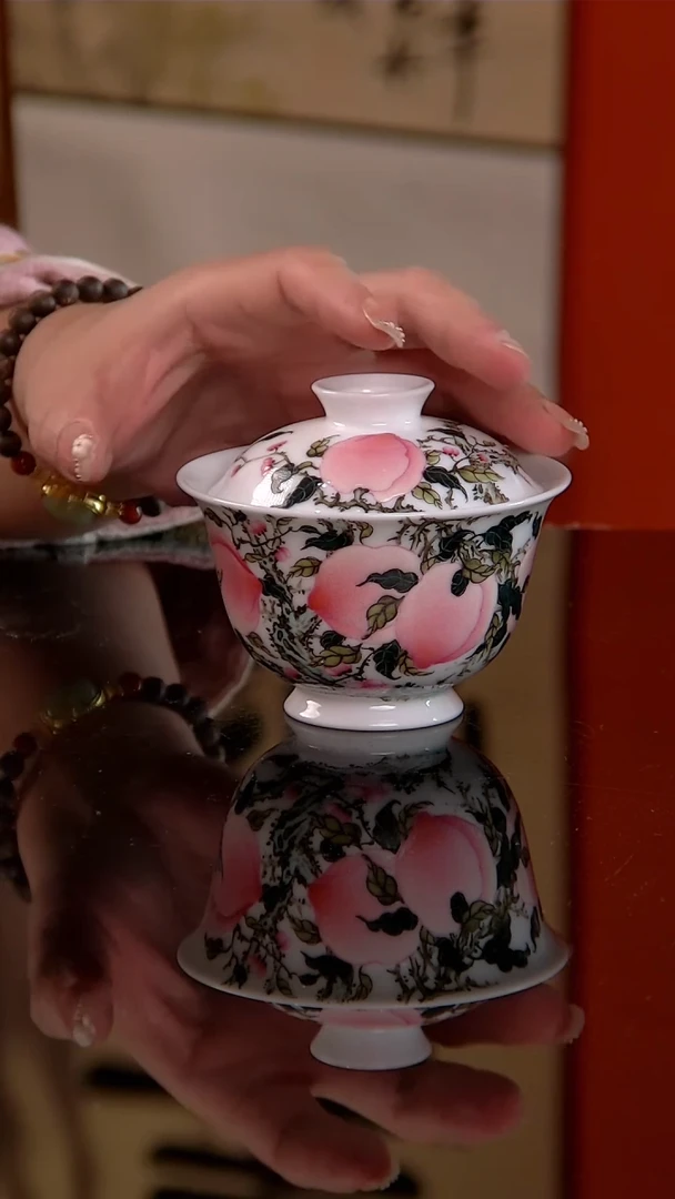 悟陶粉彩六桃盖碗