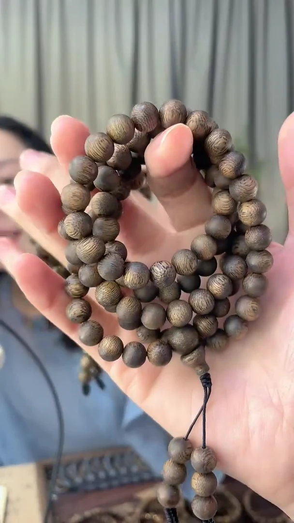 沉香手串天然沉香，假一赔四，多样性发其一