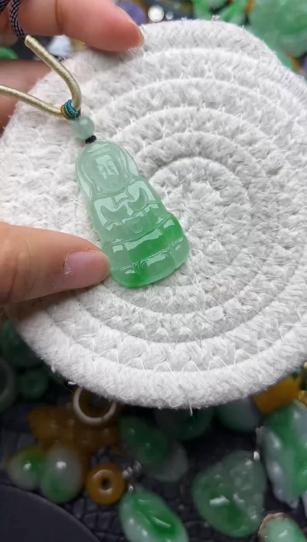 颈饰未镶嵌翡翠缅甸翡翠吊坠