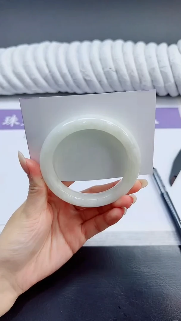 未镶嵌手镯和田玉129/59.5HTB