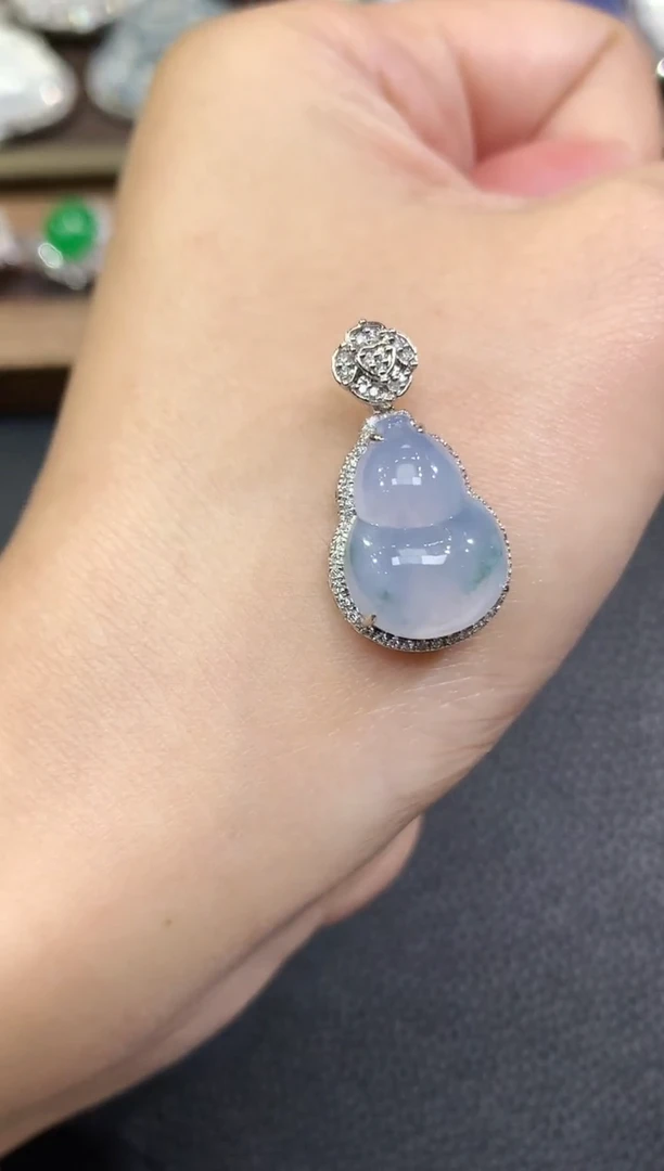 吊坠(不含链)18K金镶嵌翡翠A35  紫货有一定色差 多样性发货一件