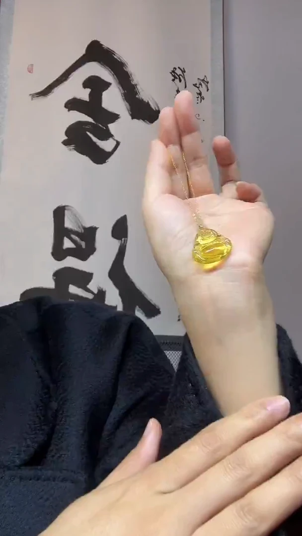 琥珀吊坠(不含链)18K金镶嵌金蓝珀佛公